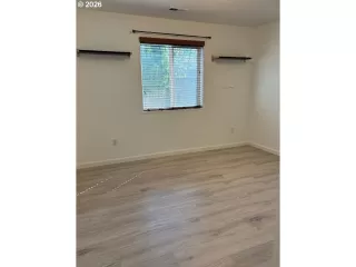 Photo #3: 242041806 Listing 