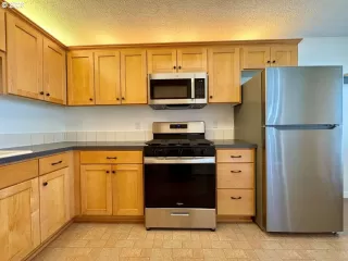 Photo #6: 242041806 Listing 