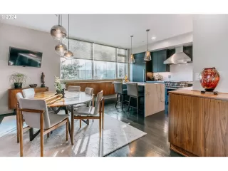 Photo #6: 24204767 Listing 