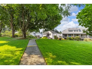 Photo #2: 24206775 Listing