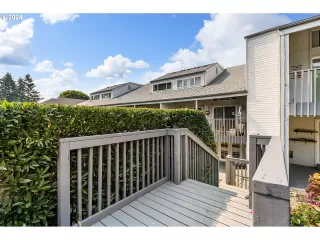 Photo #4: 24206775 Listing