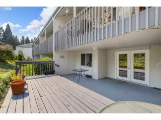 Photo #5: 24206775 Listing