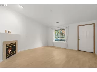 Photo #5: 24207027 Listing