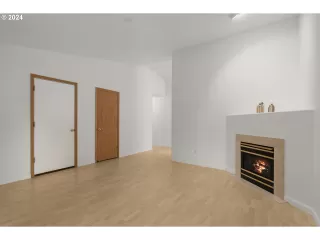 Photo #6: 24207027 Listing