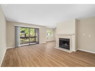 Photo #4: 24207139 Listing