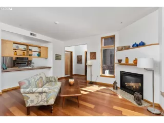 Photo #3: 24207276 Listing 