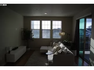 Photo #5: 24207321 Listing