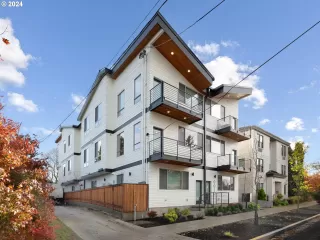 More Details about MLS # 24207996 : 6610 N GREENWICH AVE 5