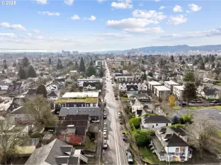 Photo #1: 24208392 Listing