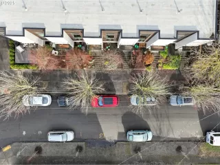 Photo #2: 24208392 Listing