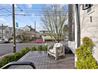 Photo #6: 24208392 Listing