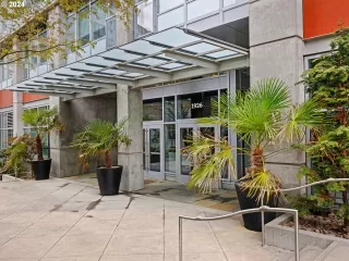 Photo #3: 24208645 Listing