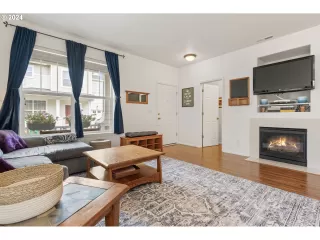 Photo #6: 24208873 Listing