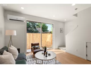 Photo #6: 24208981 Listing