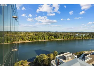 Photo #4: 24209442 Listing