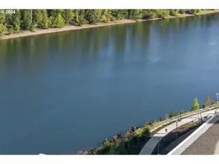 Photo #5: 24209442 Listing