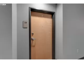 Photo #1: 24209521 Listing