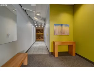 Photo #6: 24209521 Listing