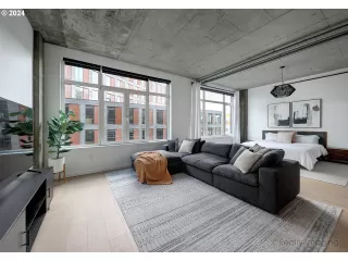 Photo #3: 24210242 Listing