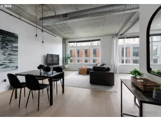 Photo #4: 24210242 Listing