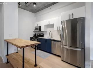 Photo #6: 24210242 Listing