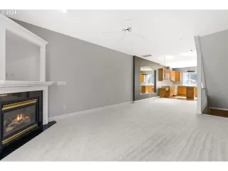 Photo #3: 24210278 Listing