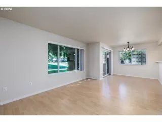 Photo #6: 24211121 Listing 