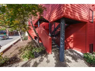 Photo #1: 24211263 Listing