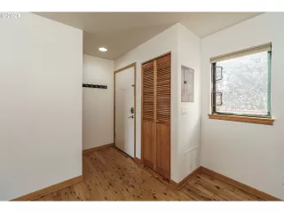 Photo #3: 24211263 Listing