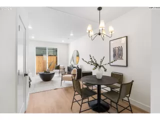 Photo #6: 24211966 Listing