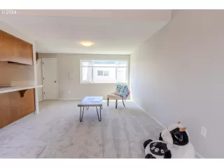 Photo #6: 24212061 Listing