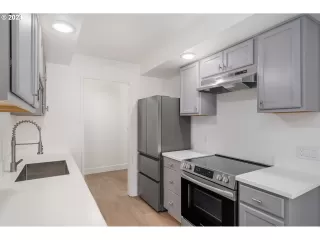 Photo #2: 24212093 Listing