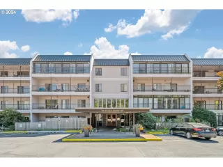 Photo #4: 24212093 Listing