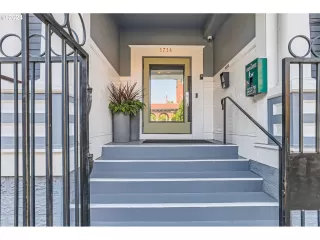 Photo #1: 24212435 Listing 