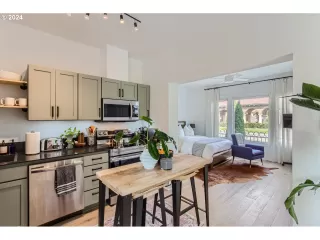 Photo #3: 24212435 Listing 