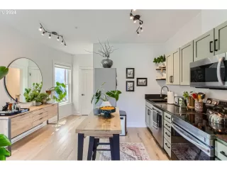 Photo #5: 24212435 Listing 