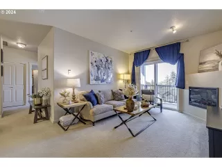 Photo #6: 24212617 Listing