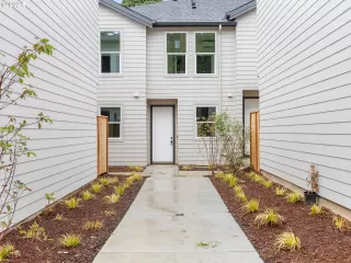 Photo #1: 24212831 Listing