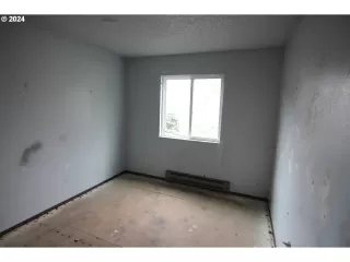 Photo #3: 24213079 Listing