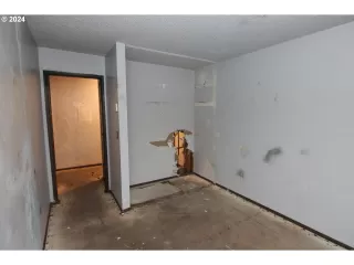 Photo #4: 24213079 Listing