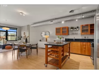 Photo #6: 24213223 Listing