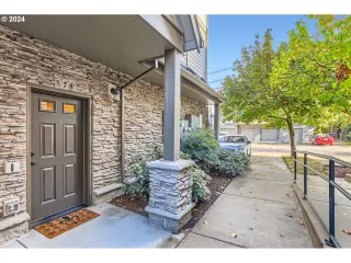 Photo #2: 24213900 Listing