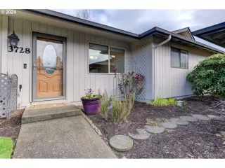 Photo #2: 24214292 Listing