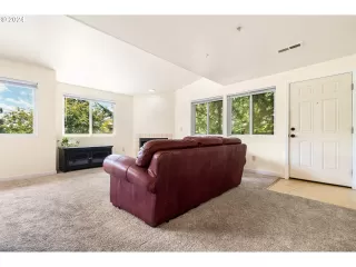 Photo #2: 24214471 Listing