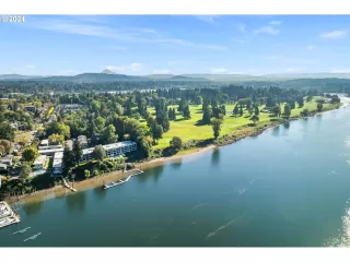 Photo #3: 24214611 Listing