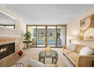 Photo #6: 24214611 Listing