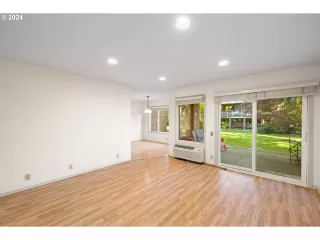 Photo #3: 24214797 Listing 
