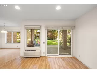 Photo #4: 24214797 Listing 