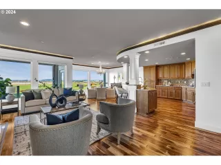 Photo #2: 24214855 Listing 