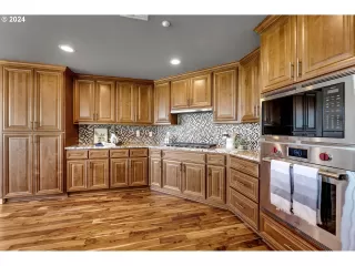 Photo #4: 24214855 Listing 